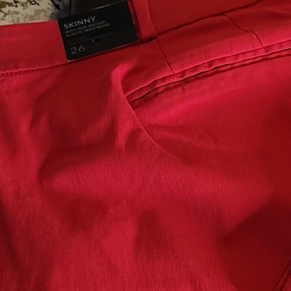 Lane Bryant: NWT Skinny Red Pant Size 26 - Picture 6 of 6